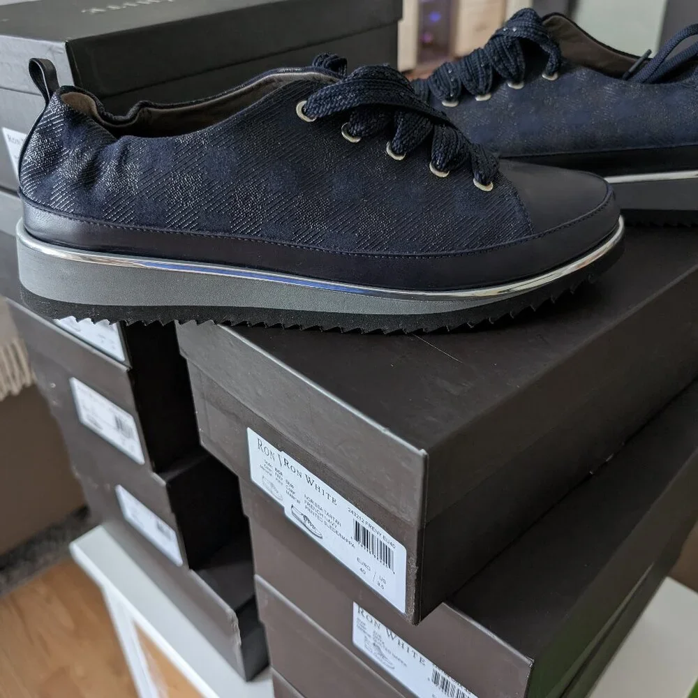 Ron White Women's Size 9.5 - Picture 1 of 2